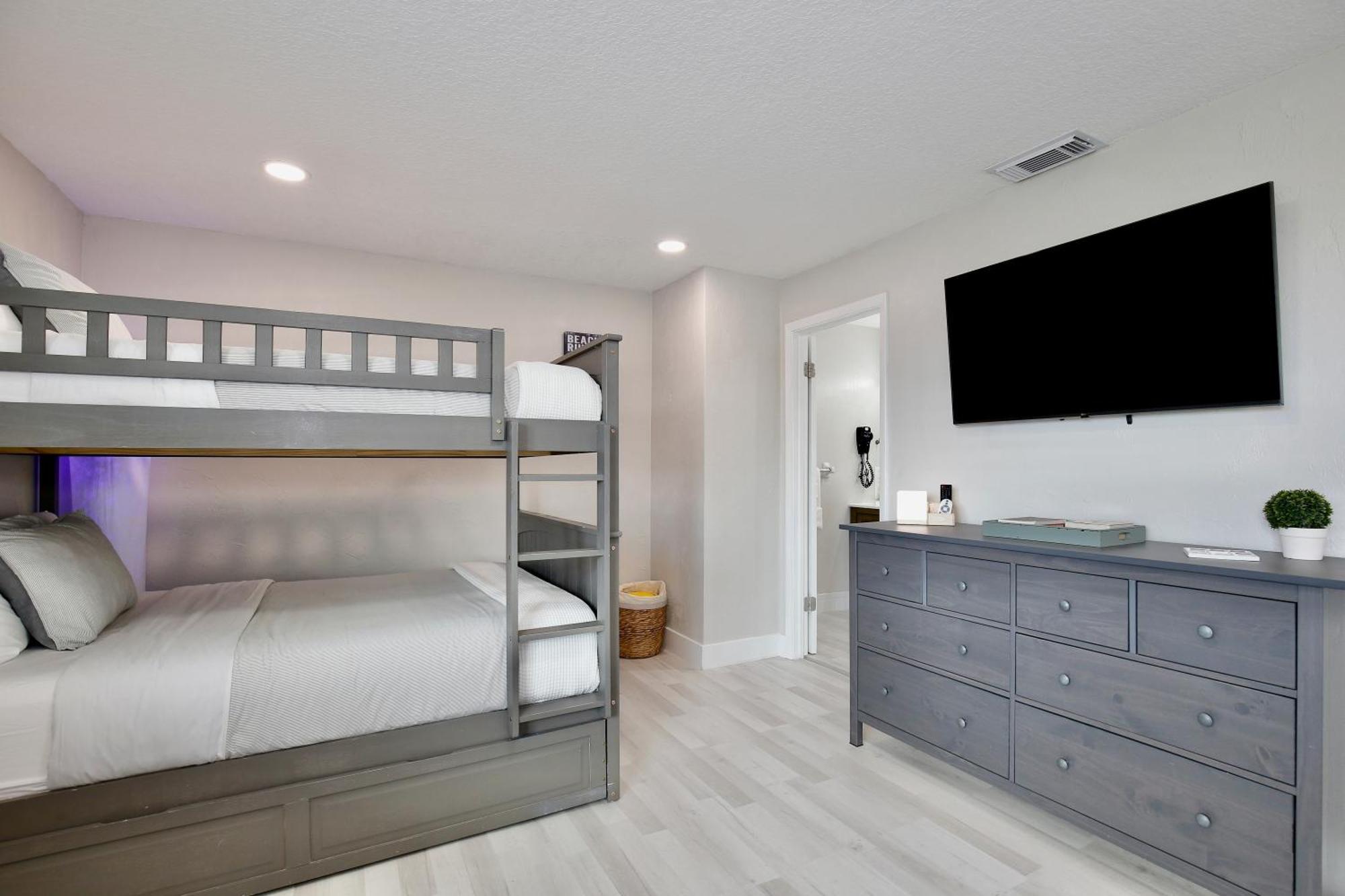 Zen Beach Retreat - Ocean View Townhouse -No Drive Beach New Smyrna Beach Exterior photo